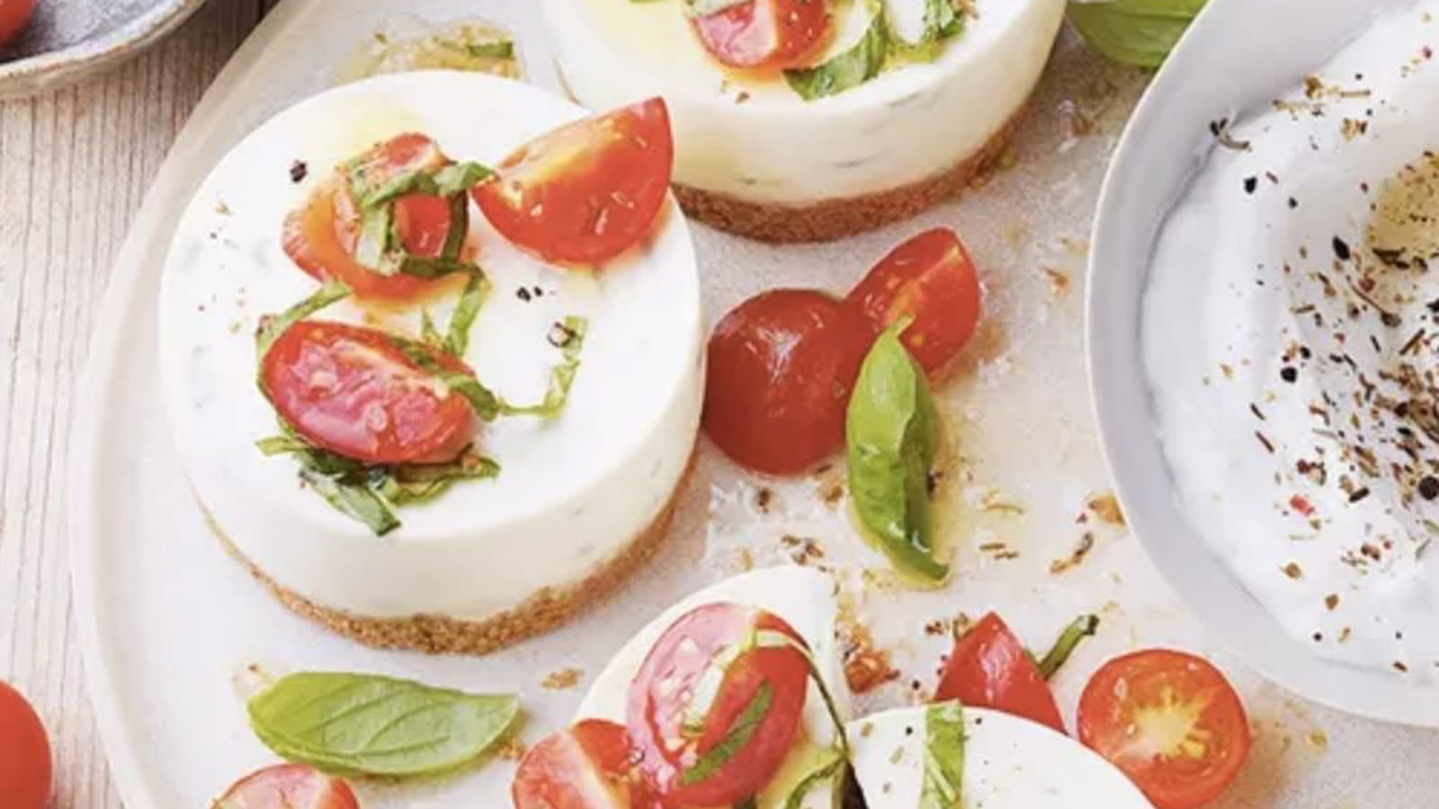 Cheesecakes sans cuisson au rocamadour et basilic