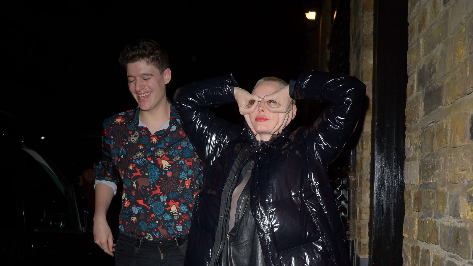 Rose McGowan fait les gros yeux