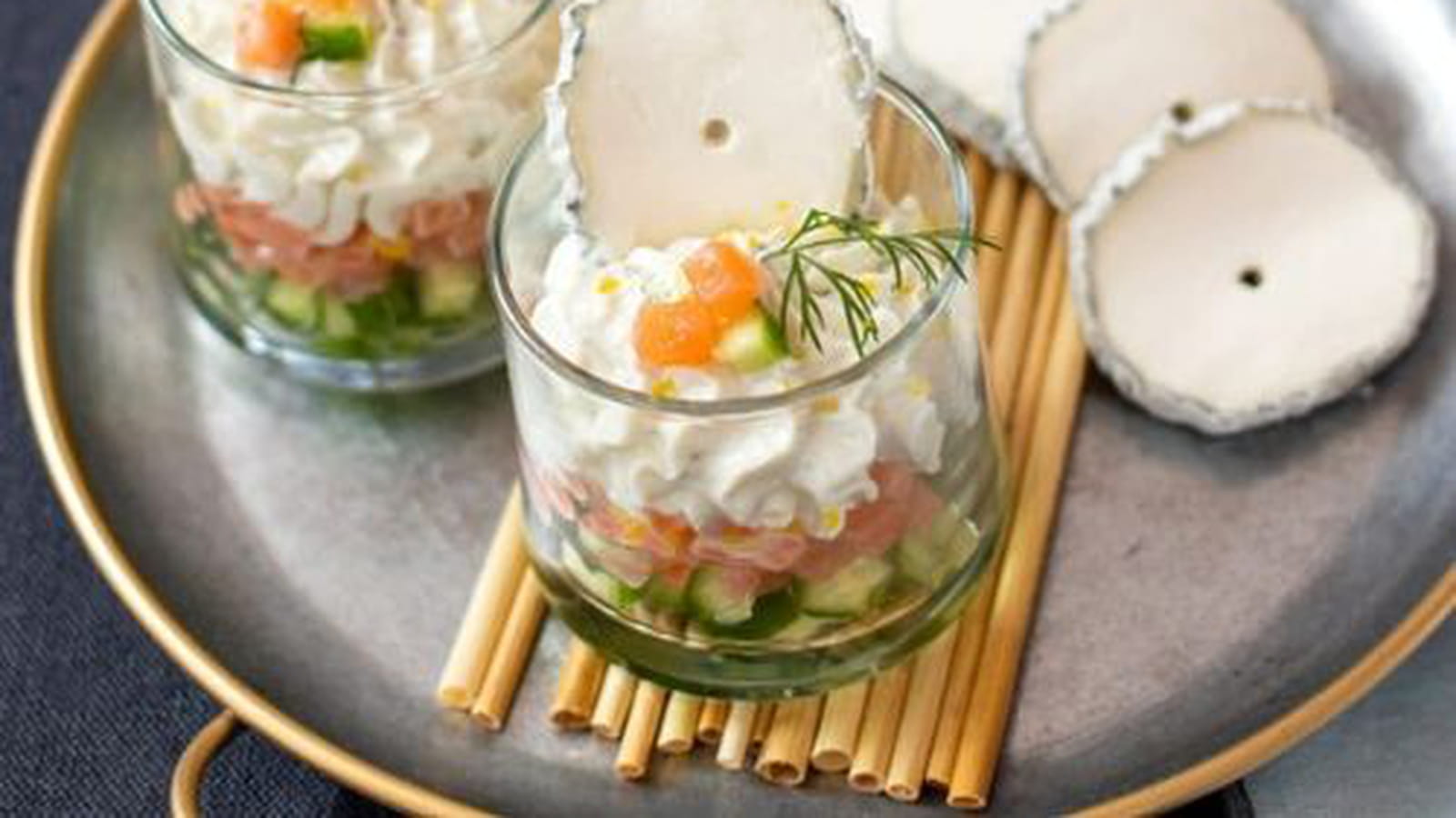 Verrine de Sainte-Maure-de-Touraine AOP saumon fumé et concombre