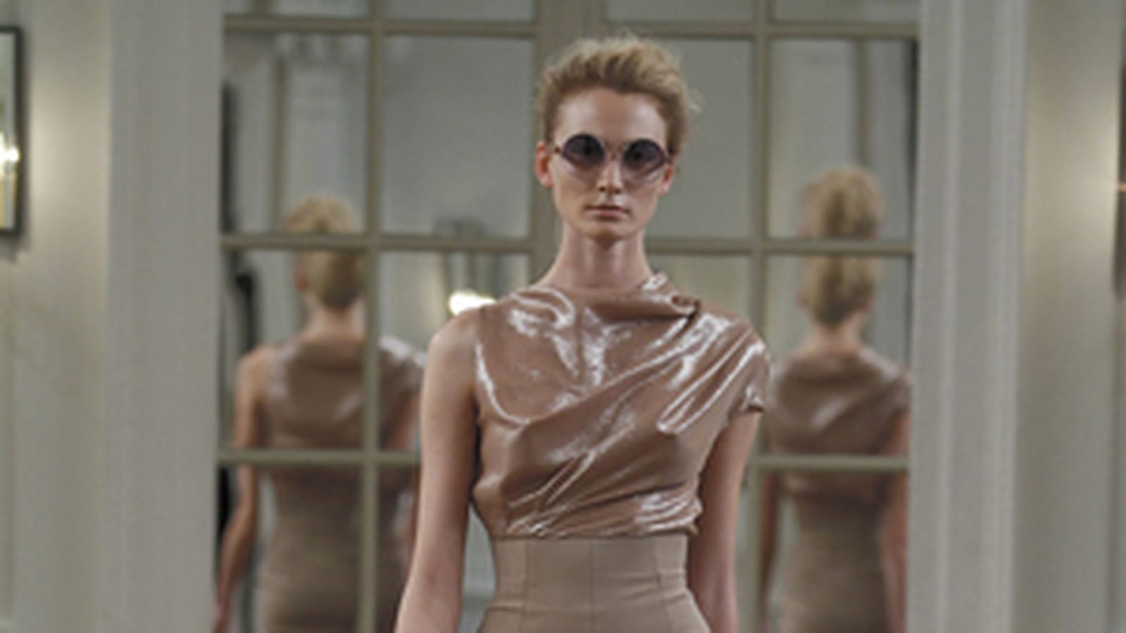 Jupe et top couleur beige