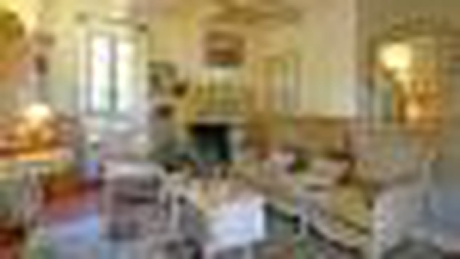 Petit salon