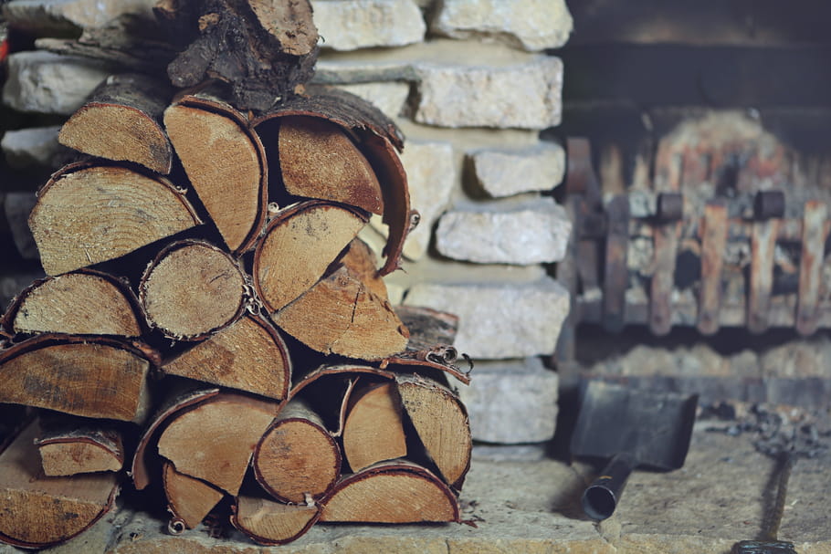 Bois de chauffage : comment le choisir et où s'en procurer ?