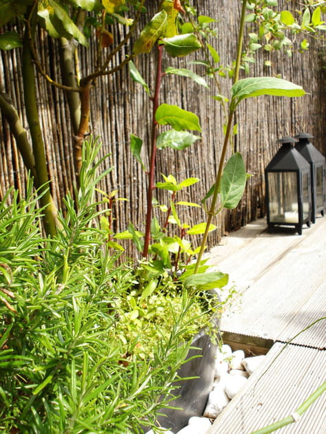 Après : galets et aromates