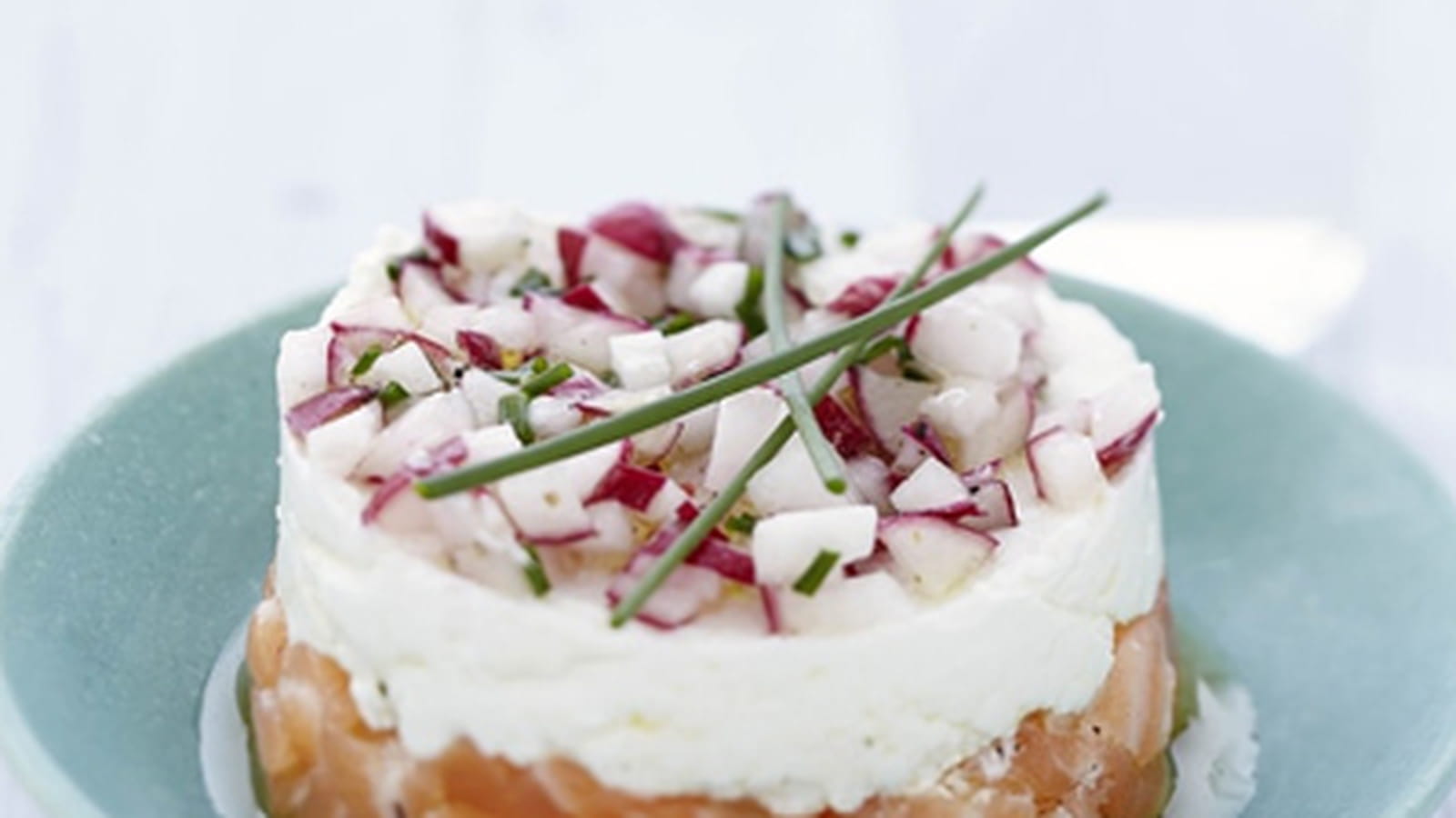 Tartare de saumon au radis et Carré Frais