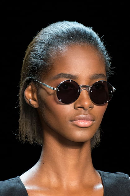 Les lunettes de soleil rondes du d&eacute;fil&eacute; Vera Wang