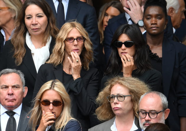 Sandrine Kiberlain et sa fille aux obs&egrave;ques de Mathilde Favier, &agrave; Paris