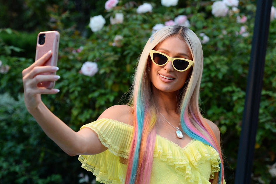 Flop&nbsp;: Paris Hilton et ses m&egrave;ches multicolores