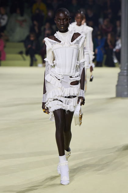 Look 37&nbsp;du d&eacute;fil&eacute; Balmain