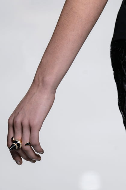 Bague du d&eacute;fil&eacute; Atelier Versace