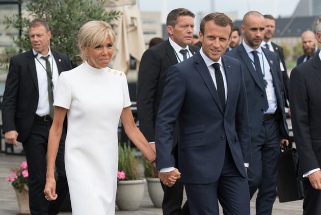 Brigitte et Emmanuel, main dans la main