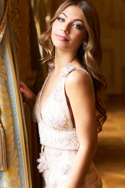 Stella Belmondo, resplendissante