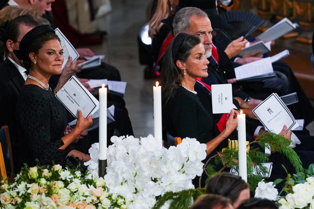 Letizia d'Espagne et Felipe VI assistent aux obs&egrave;ques d'Harald de Norv&egrave;ge avec Victoria de Su&egrave;de