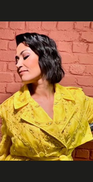 Avec son carr&eacute; flou, Karima Charni fait l'unanimit&eacute;