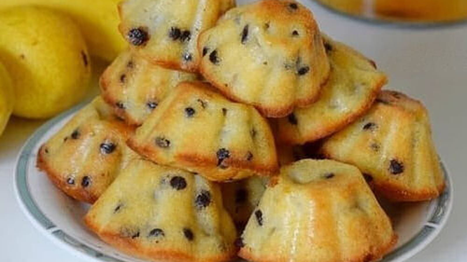 Muffins à la banane, poire et lait de coco
