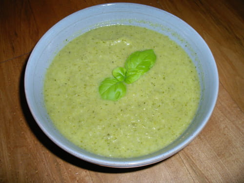 Soupe verte légère au wasabi