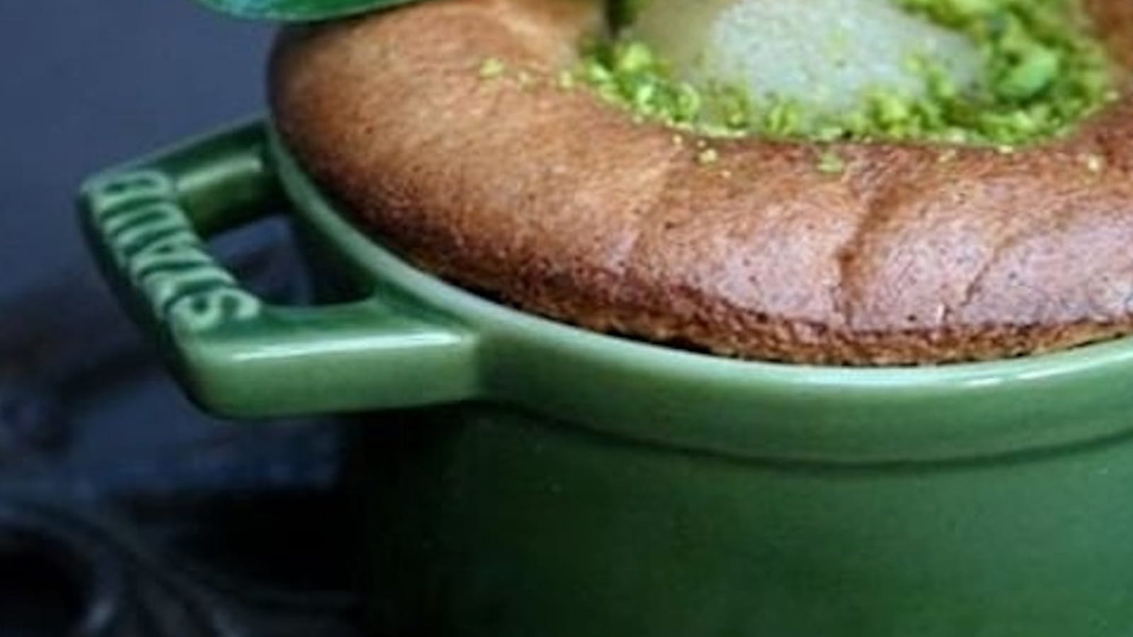Mini cocottes poire, amande et coeur praliné