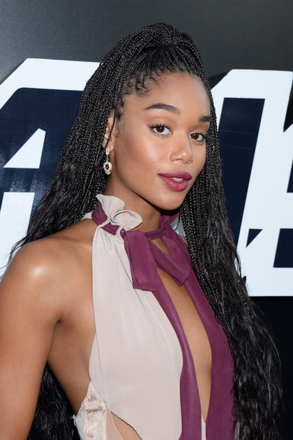 Les tresses africaines attach&eacute;es de Laura Harrier