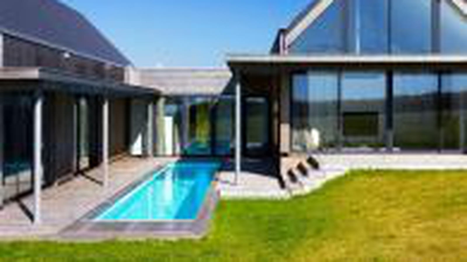 Piscine familiale rectangulaire argent ex-aequo