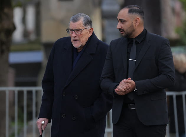 Jean-Claude Camus repéré aux obsèques d'Isabelle Mergault