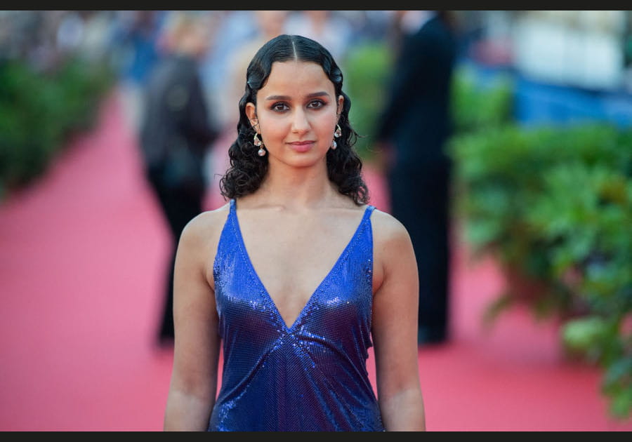 Top&nbsp;: la chevelure r&eacute;tro d'Oulaya Amamra