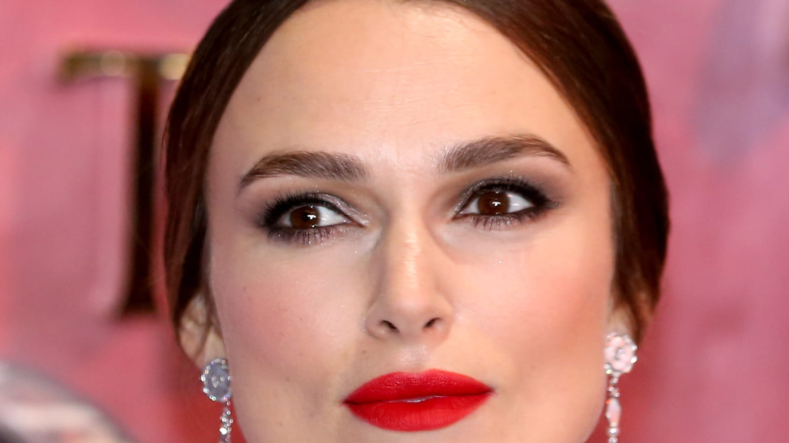 La bouche rouge de Keira Knightley