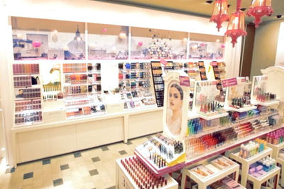 Bourjois ouvre une boutique dans l'ouest parisien