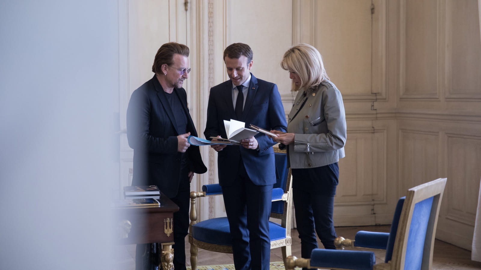 Emmanuel et Brigitte Macron, Bono