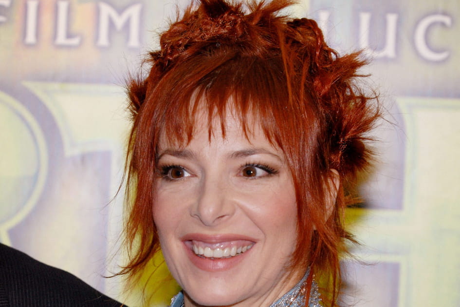 Myl&egrave;ne Farmer et sa coiffure des ann&eacute;es 00's