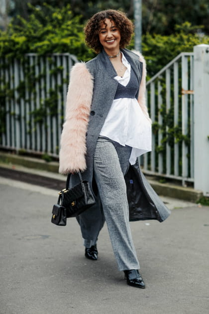 Lena Mahfouf alias Lena Situations en blazer bimati&egrave;re