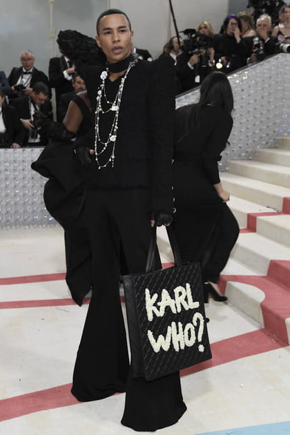 Olivier Rousteing en ensemble noir Balmain