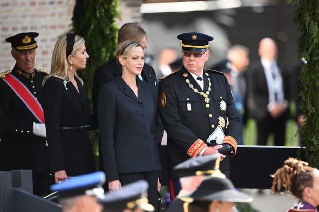 Charlene et Albert de Monaco font leurs adieux aux obs&egrave;ques du roi Harald de Norv&egrave;ge