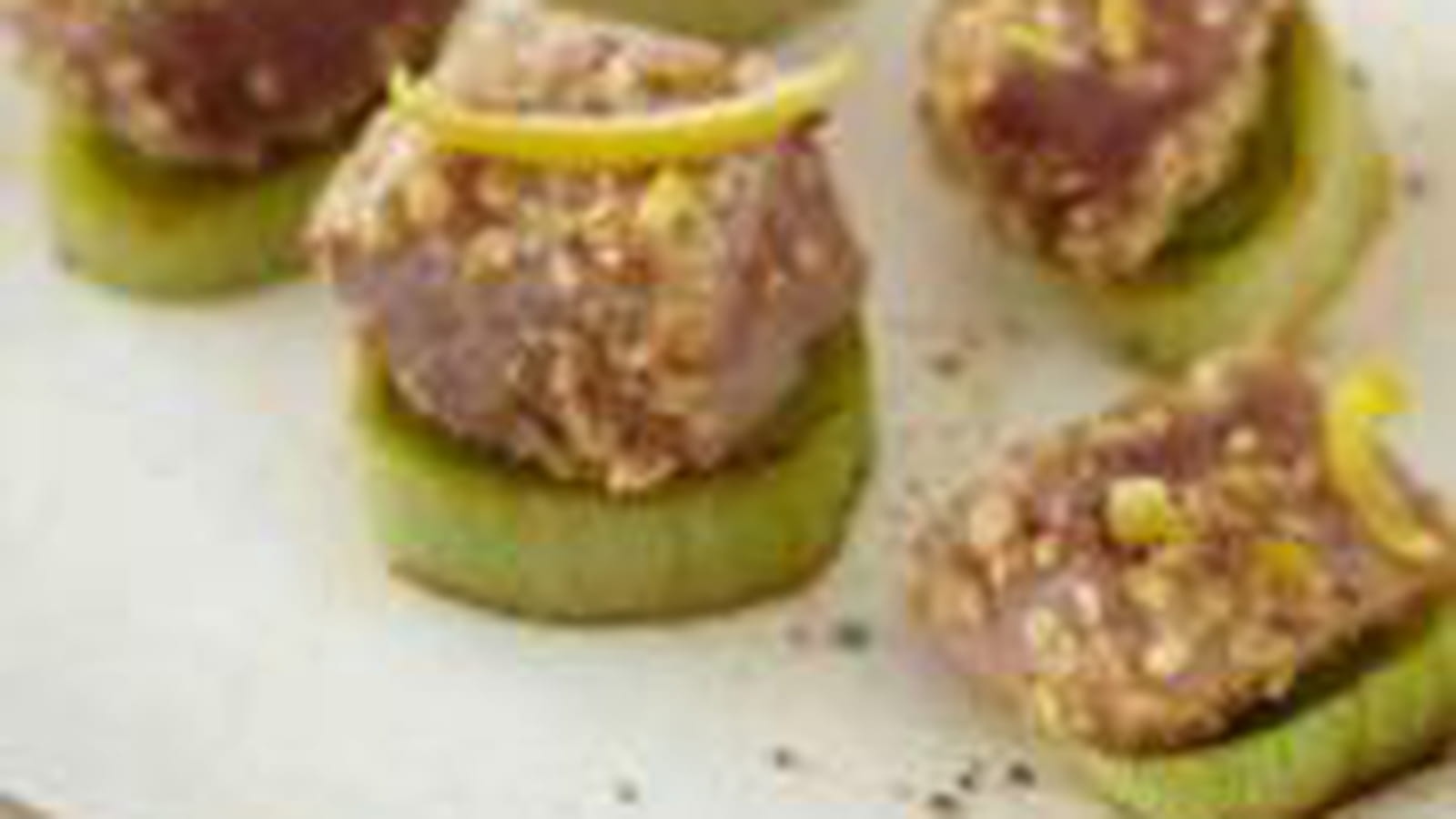 Bouchées de thon mi-cuit en marinade de cidre et sésame