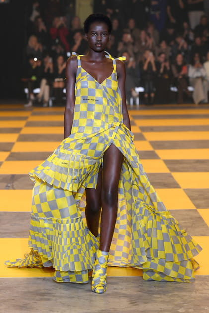 D&eacute;fil&eacute; Off-White