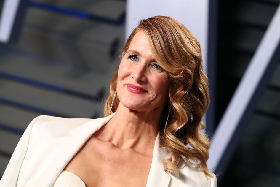 Le one side hair boucl&eacute; de Laura Dern