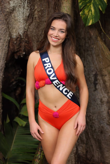 Miss France 2025&nbsp;: M&eacute;gane Bertaud, Miss Provence 2024&nbsp;pose en maillot de bain