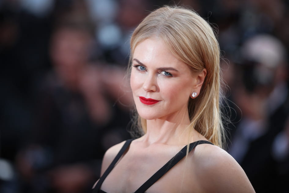 Nicole Kidman, &eacute;l&eacute;gante avec sa bouche rouge velours