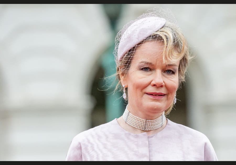 La m&egrave;che sur le c&ocirc;t&eacute; de Mathilde de Belgique