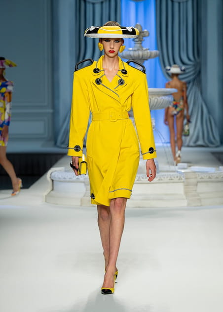 Look 33&nbsp;du d&eacute;fil&eacute; Moschino