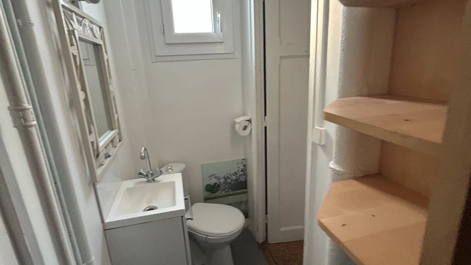 Salle d'eau avant 