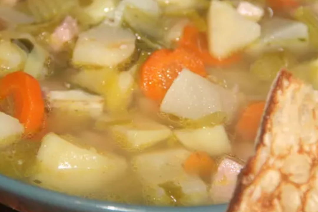 Soupe paysanne aux légumes d'hiver et entame de jambon