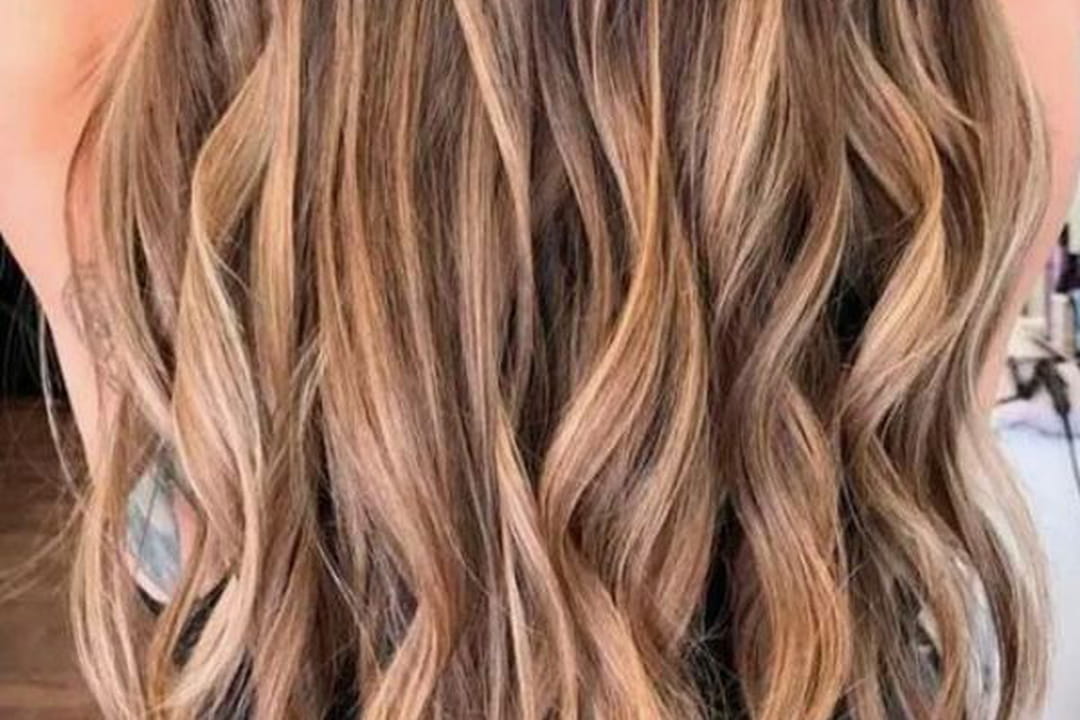 Balayage Blond Miel Sur Brune