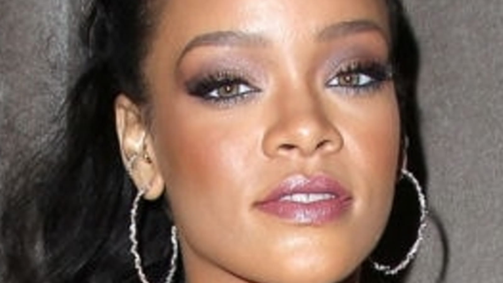  Rihanna  