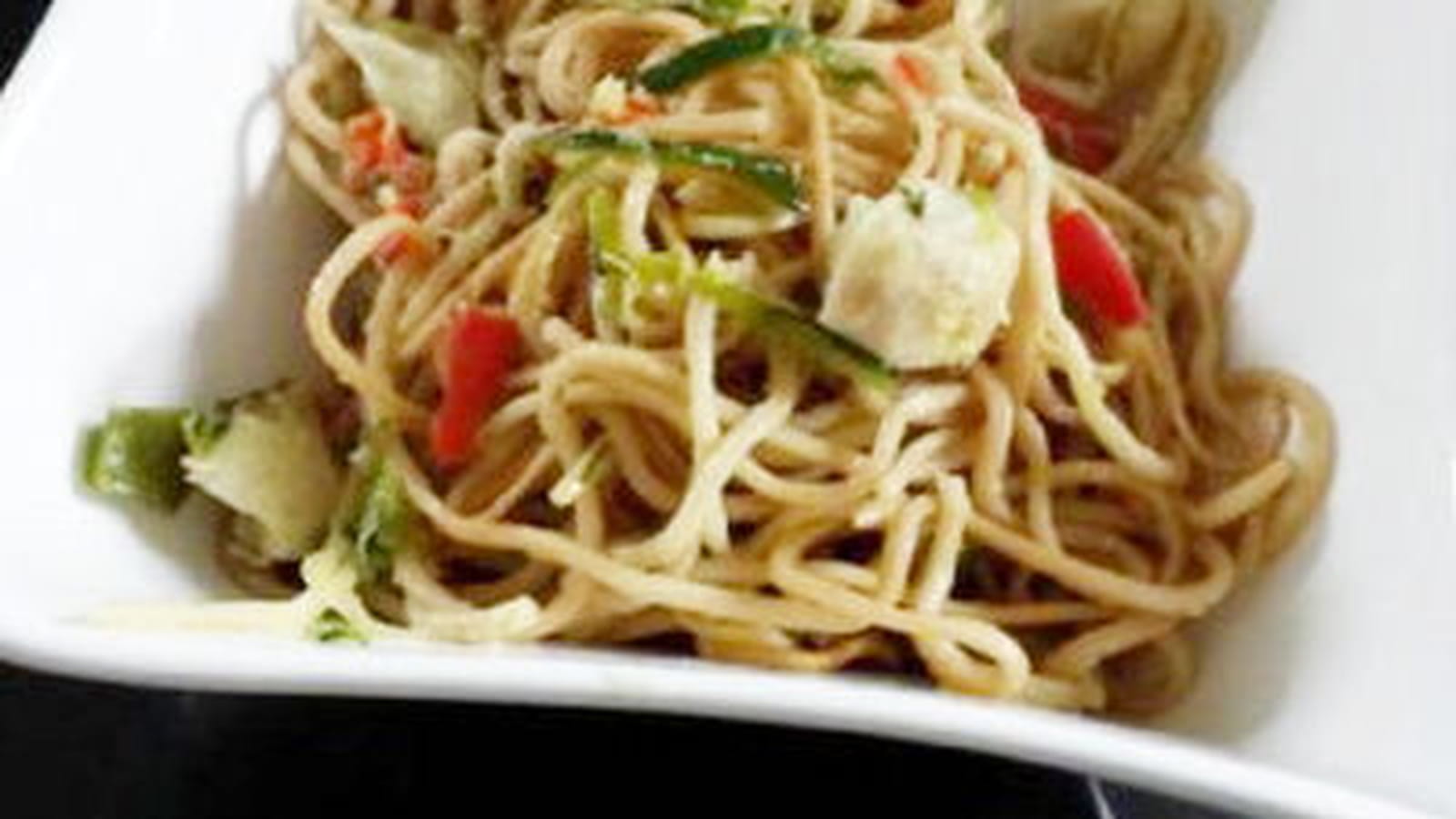 Nouilles sautées cabillaud et légumes croquants