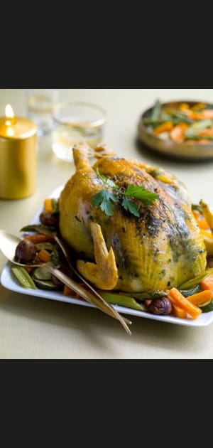 Poularde fermi&egrave;re label rouge en habit d'herbes