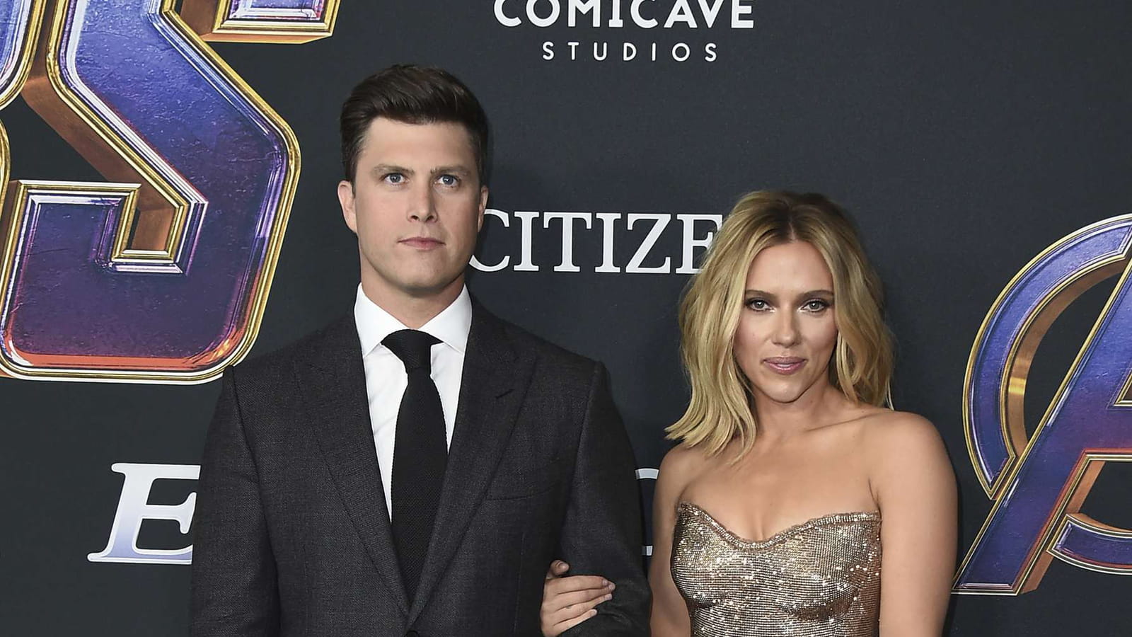 Colin Jost et Scarlett Johansson 