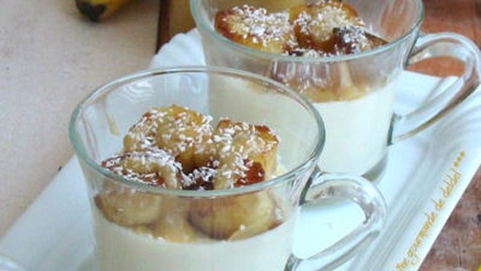 Panna cotta à la noix de coco et à la banane