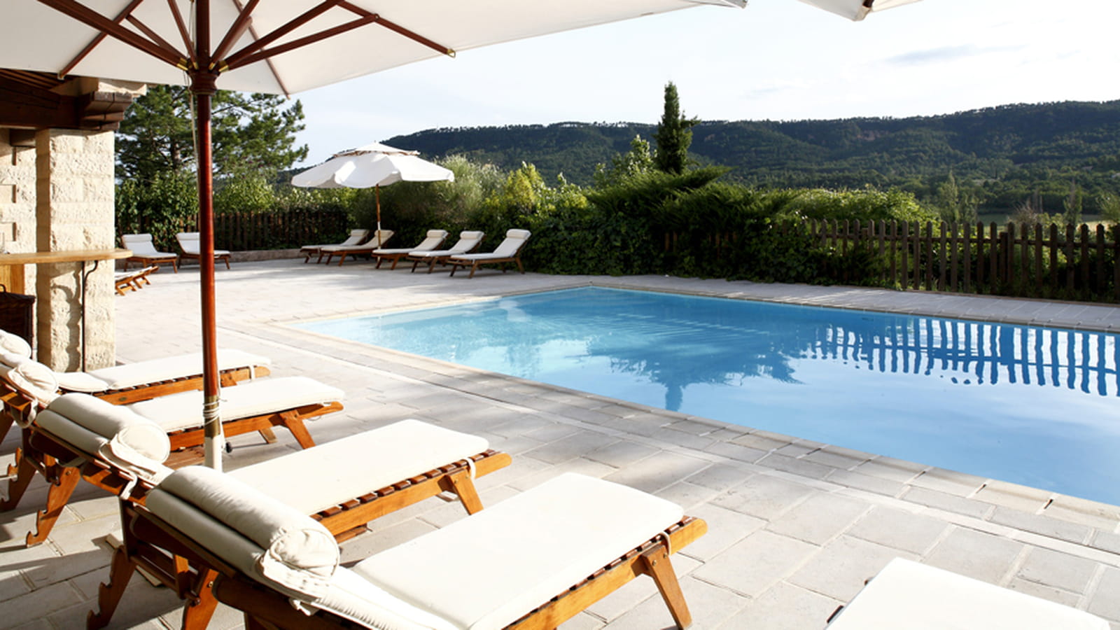 Piscine de La Bastide de Moustiers