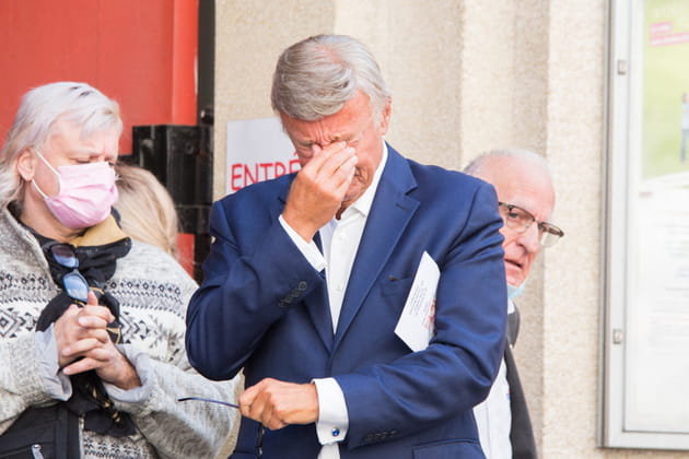 Olivier Lejeune ne peut contenir ses larmes