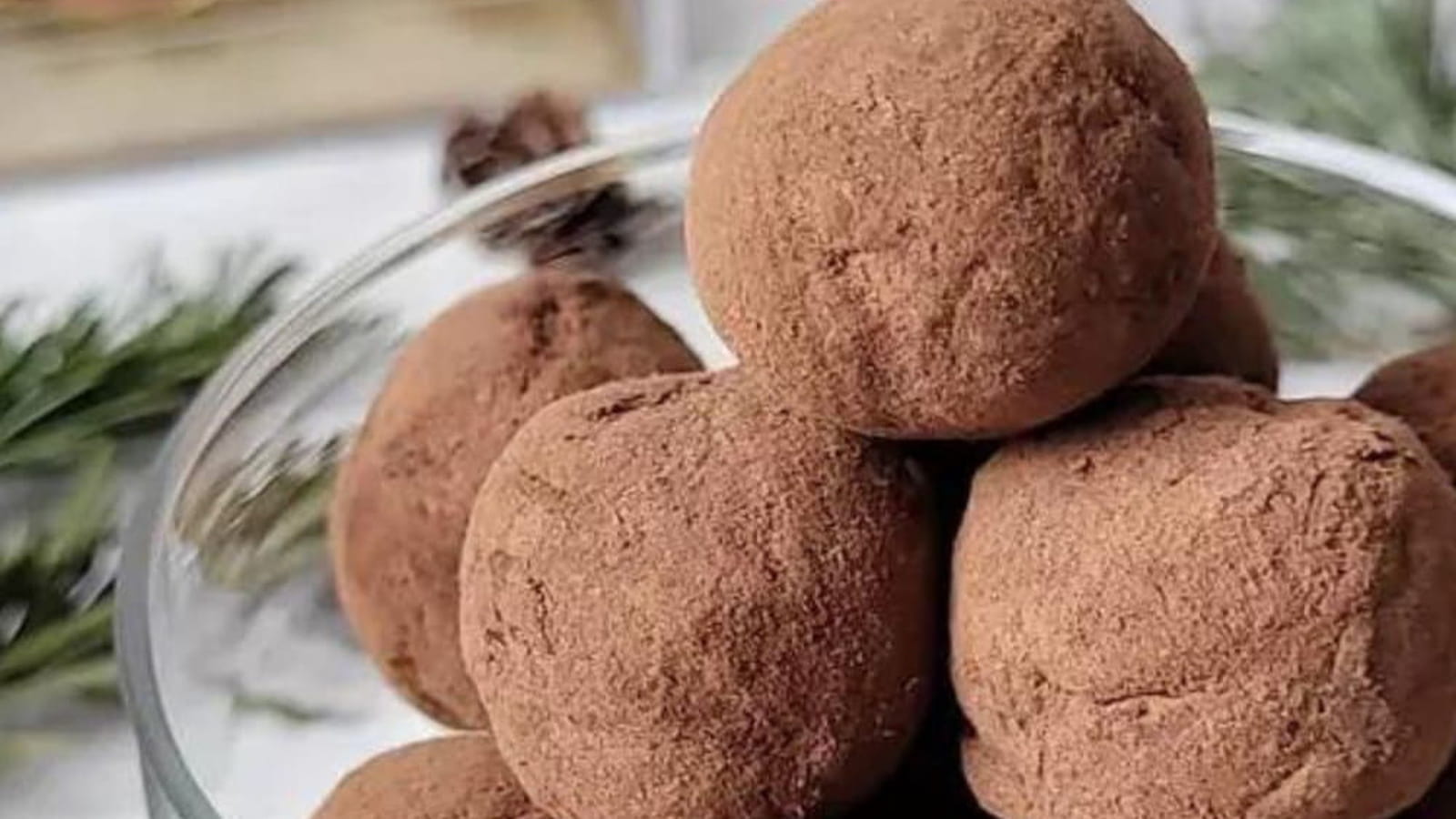 Truffes au chocolat, crème de marrons et orange