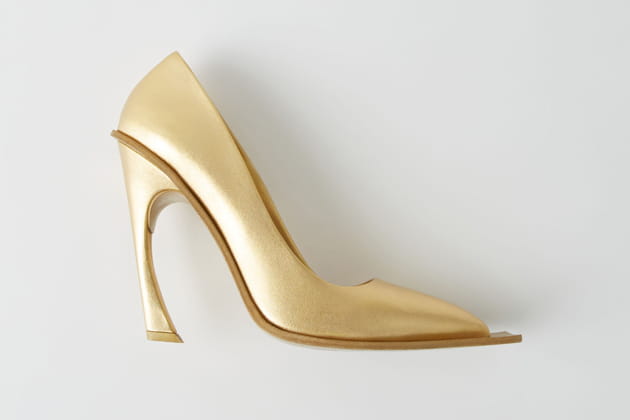 Escarpins dor&eacute;s de Acne Studios